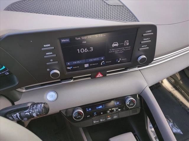 Used 2026 Hyundai Elantra Hybrid FWD image 14