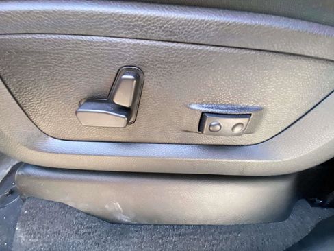 Used 2025 RAM 3500 Big Horn image 10