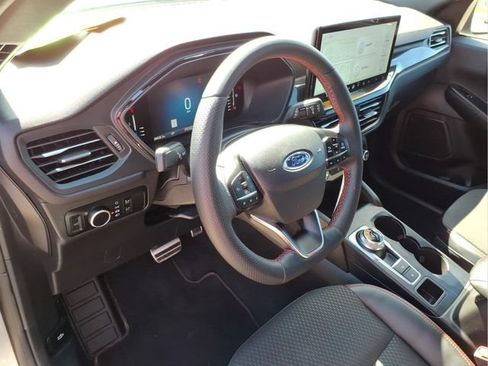 Used 2023 Ford Escape ST-Line w/ Tech Pack #1 AWD/4WD image 17