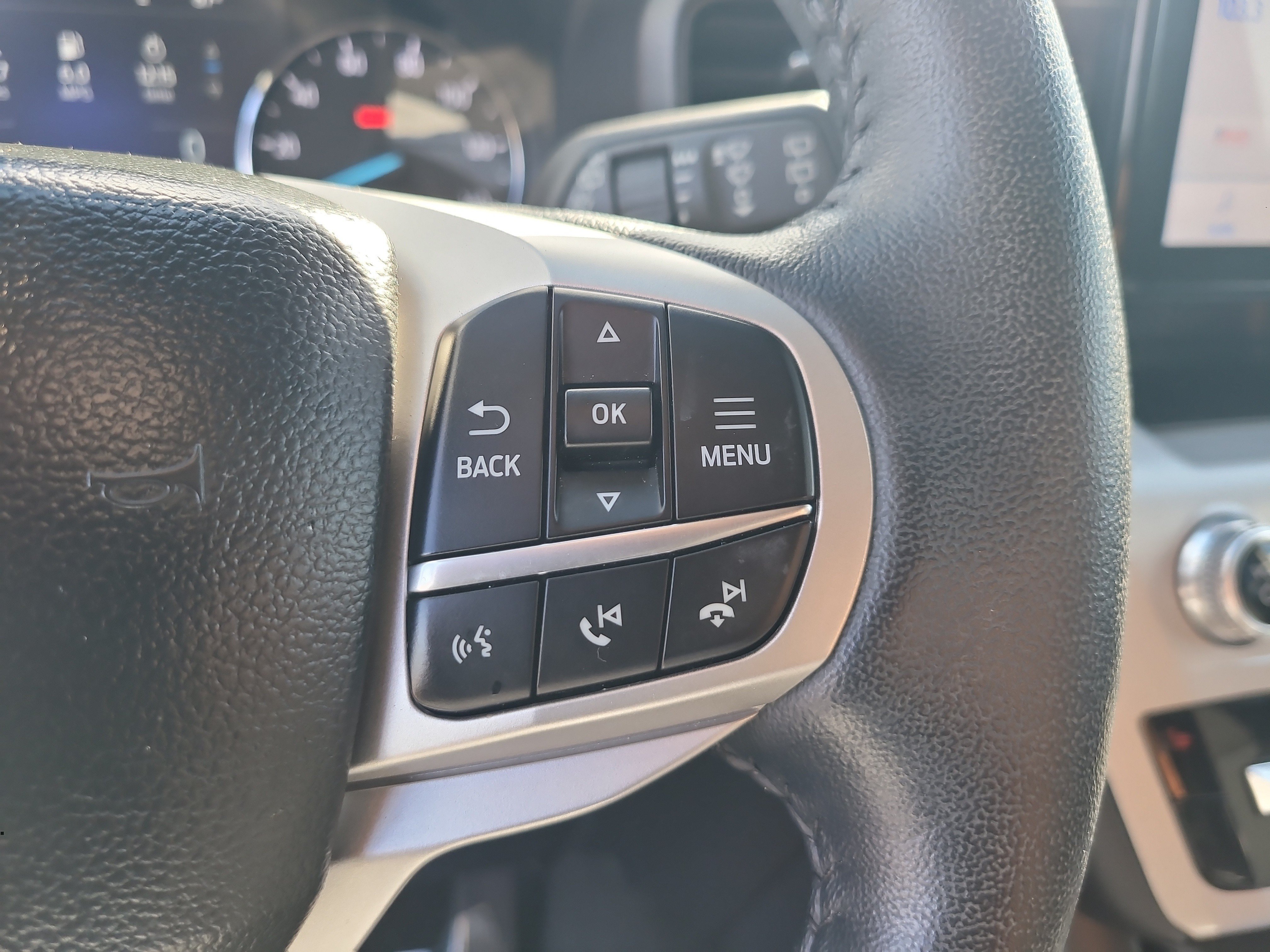 Used 2023 Ford Explorer XLT RWD image 30