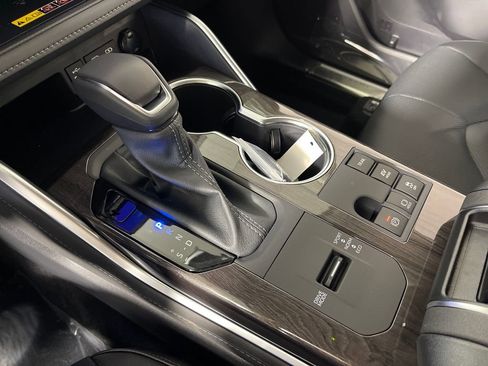 New 2026 Toyota Highlander Platinum AWD/4WD image 22