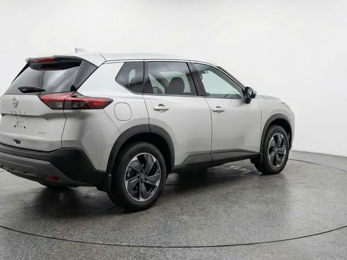 Used 2025 Nissan Rogue SV image 9