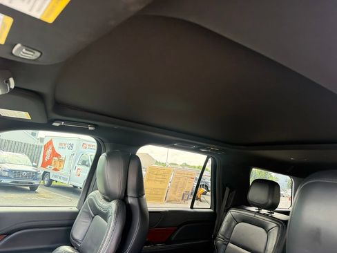 Used 2022 Lincoln Navigator Reserve AWD/4WD image 25