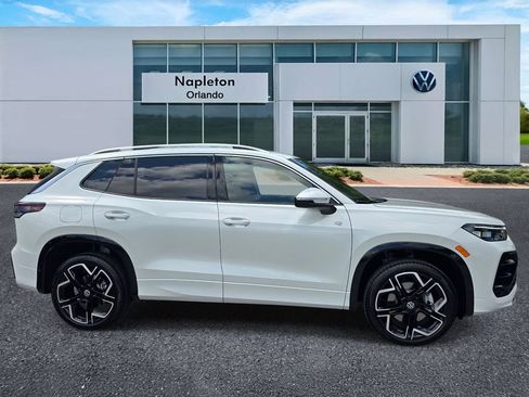 New 2026 Volkswagen Tiguan SEL R-Line AWD/4WD image 3