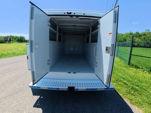 Used 2020 Chevrolet Express 3500 w/ Power Convenience Package RWD image 18