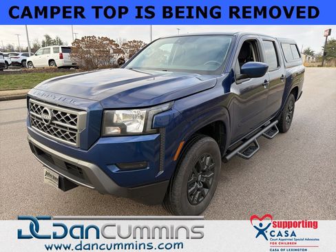 Used 2023 Nissan Frontier SV image 1