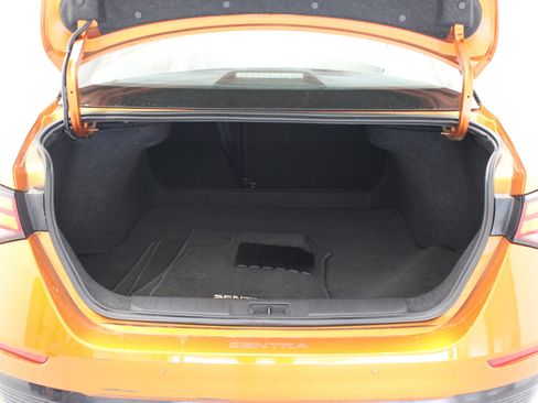 Used 2025 Nissan Sentra SR w/ SR Premium Package FWD image 32
