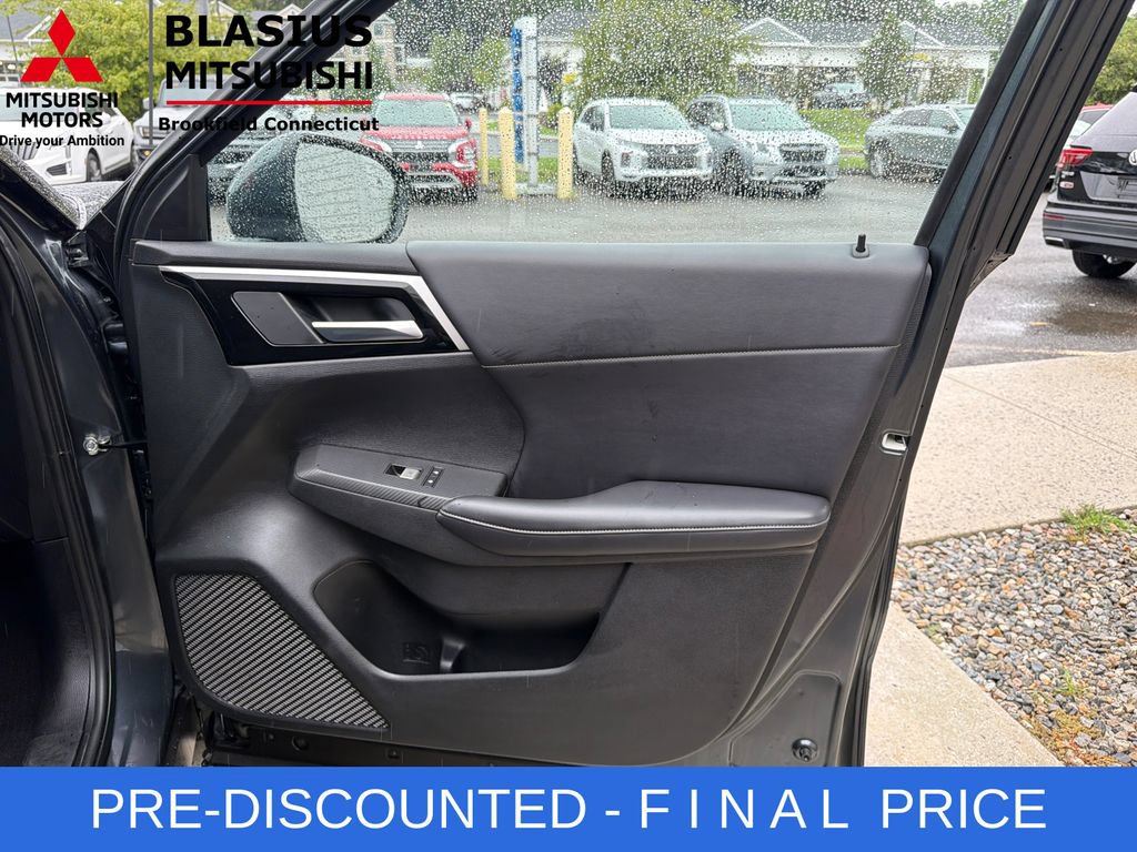 Used 2024 Mitsubishi Outlander SE FWD image 53