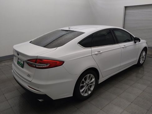 Used 2019 Ford Fusion SE FWD image 9