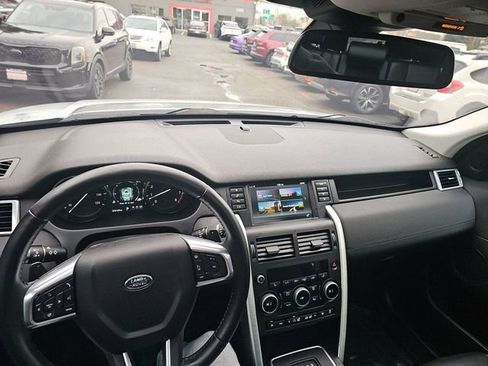 Used 2017 Land Rover Discovery Sport HSE image 29