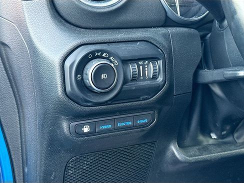 Used 2022 Jeep Wrangler Unlimited Sahara w/ Cold Weather Group image 11