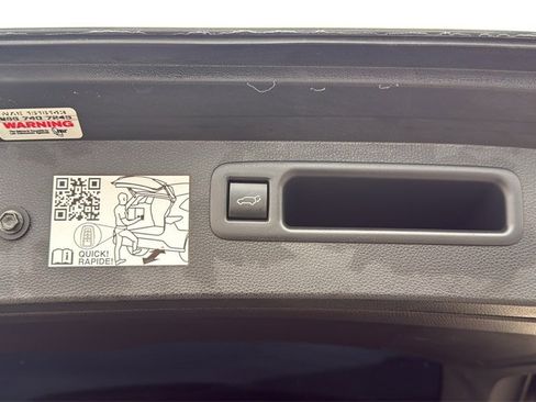 Used 2023 Toyota Highlander Bronze Edition image 27