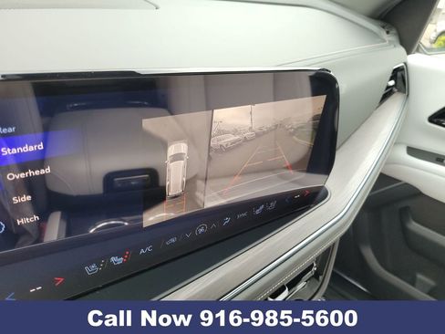 New 2026 Chevrolet Suburban Premier image 19