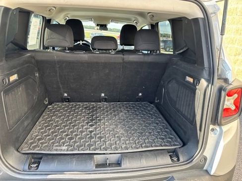 Used 2015 Jeep Renegade Latitude w/ Cold Weather Group AWD/4WD image 10