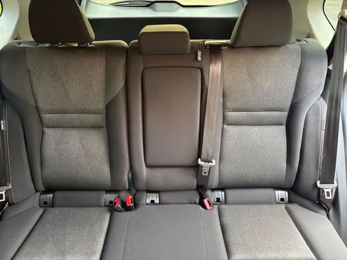 Used 2025 Nissan Rogue SV FWD image 33