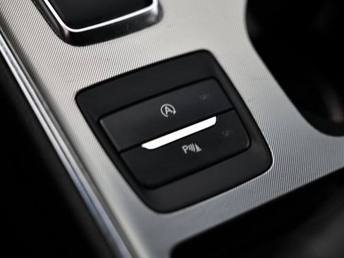 Used 2024 Ford Edge Titanium image 39