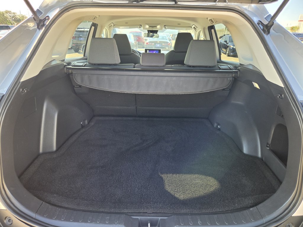 Used 2025 Toyota RAV4 XLE FWD image 30