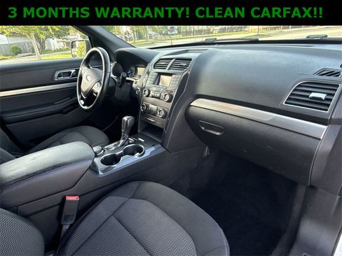 Used 2018 Ford Explorer XLT image 29