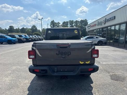 Used 2023 Jeep Gladiator Sport AWD/4WD image 4