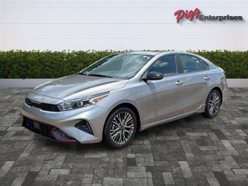 Used 2024 Kia Forte GT-Line w/ GT-Line Premium Package FWD image 4