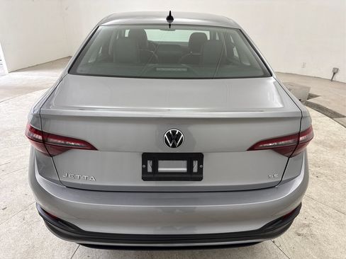 Used 2024 Volkswagen Jetta SE FWD image 23