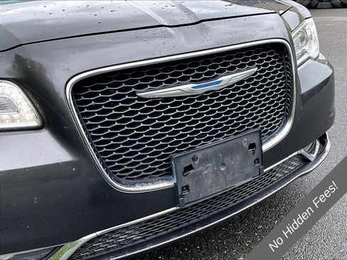 Used 2017 Chrysler 300 Limited w/ Value Package AWD/4WD image 26