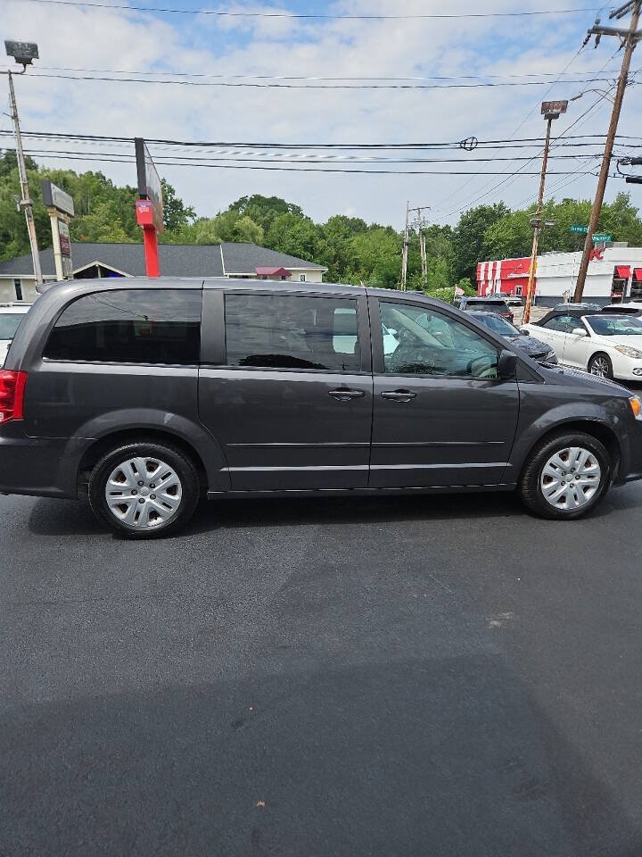 Used 2017 Dodge Grand Caravan SE w/ Power Window Group FWD image 3