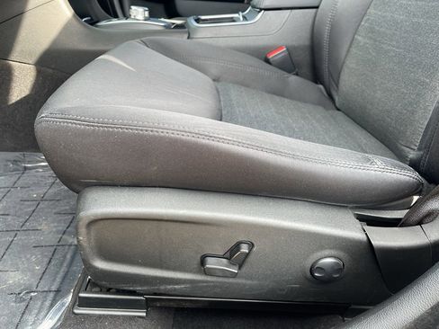 Used 2023 Chrysler 300 Touring image 25