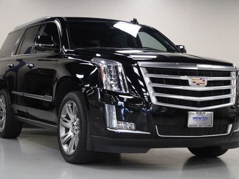 Used 2019 Cadillac Escalade Premium Luxury image 3