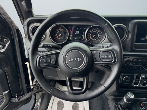 Used 2022 Jeep Wrangler Unlimited Sport image 12