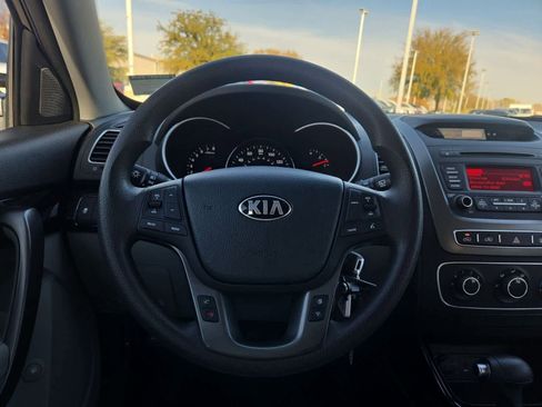 Used 2015 Kia Sorento LX image 21