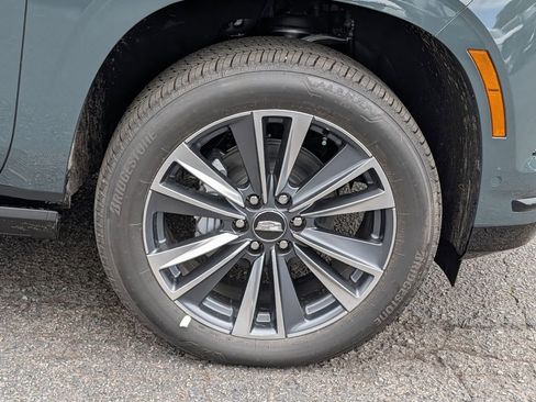 New 2026 Cadillac Escalade Sport w/ Touring Package AWD/4WD image 13