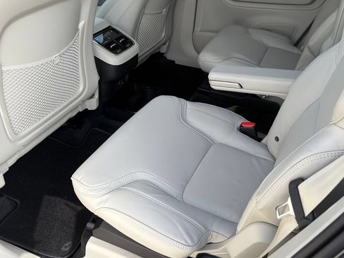 New 2026 Volvo XC90 B6 Ultra w/ Protection Package Premier AWD/4WD image 23