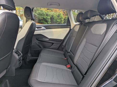 New 2026 Volkswagen Taos SE image 14