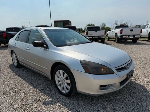 Used 2006 Honda Accord EX image 2