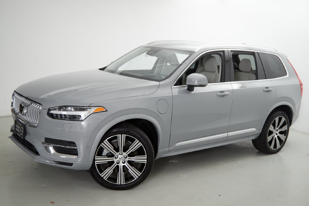 Certified 2025 Volvo XC90 T8 Ultra w/ Protection Package Premier AWD/4WD image 3