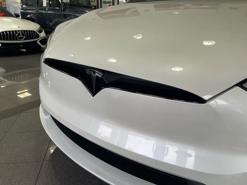 Used 2023 Tesla Model X Plaid image 11