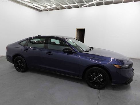 Used 2025 Honda Accord SE image 4