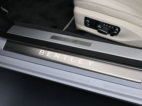 Used 2024 Bentley Continental GT image 18