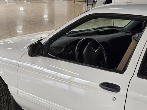 Used 1991 Nissan Sentra SE-R image 14