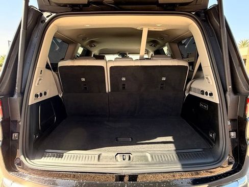 Used 2022 Jeep Wagoneer Series III w/ Flexible Seating Group RWD image 7