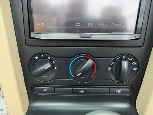 Used 2006 Ford Mustang GT Premium image 25