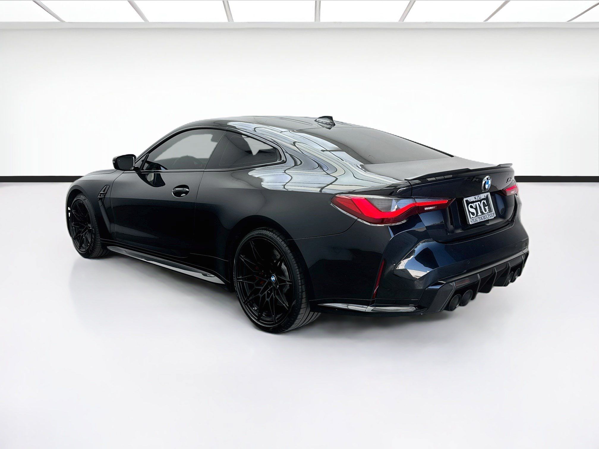 Used 2022 BMW M4 Competition w/ M Carbon Exterior Package RWD image 6