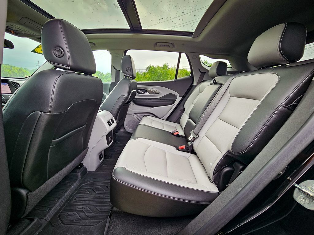 Used 2023 GMC Terrain SLT w/ Infotainment Package II AWD/4WD image 37