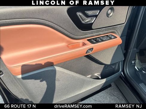 Used 2026 Lincoln Aviator Reserve AWD/4WD image 13