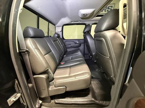 Used 2013 GMC Sierra 2500 Denali w/ Suspension Package, Off-Road AWD/4WD image 13