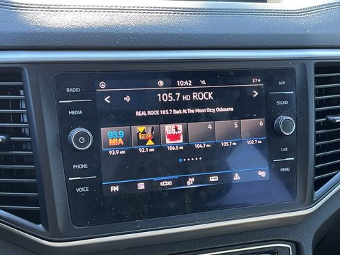 Used 2021 Volkswagen Atlas Cross Sport SE w/ Panoramic Sunroof Package image 24