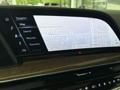 Certified 2024 Cadillac Escalade ESV Premium Luxury Platinum AWD/4WD image 15