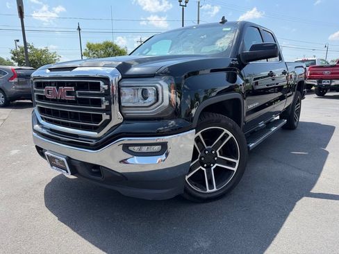Used 2017 GMC Sierra 1500 SLE w/ SLE Value Package AWD/4WD image 1