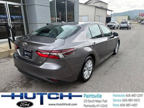 Used 2022 Toyota Camry LE FWD image 3